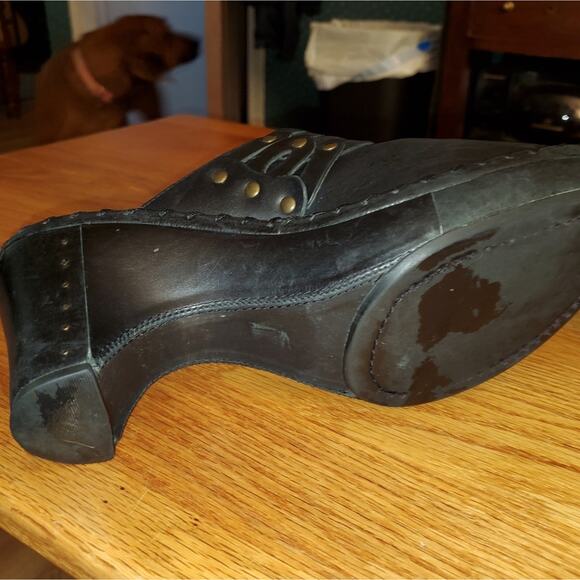 FRYE BLACK LEATHER DECOR CLOGS - Picture 7 of 11